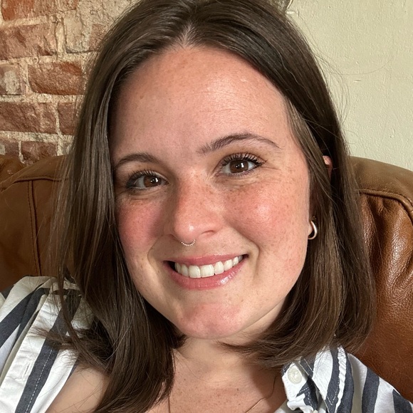 Meet your Posher, Tori - Picture 1 of 1